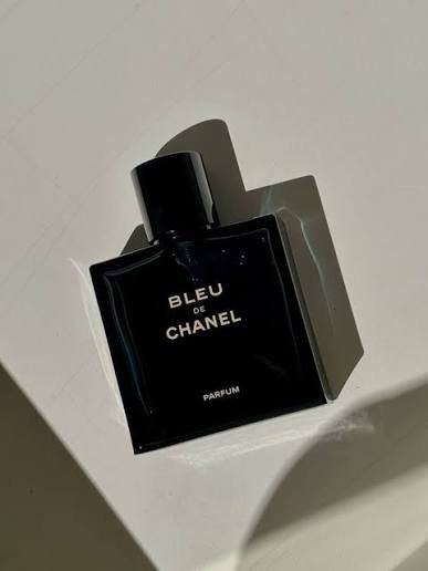 Bleu de Chanel Eau de Parfum for Men – Long-Lasting Luxury Fragrance