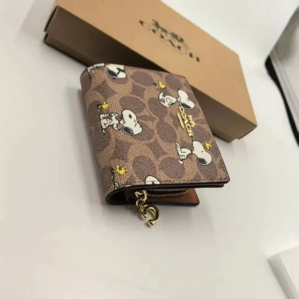 NWT COACH x Peanuts Snap Wallet CBN32 in Signature Canvas with Snoopy Print