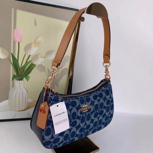 COACH CAF82 Teri Shoulder Bag in Signature Denim Natural