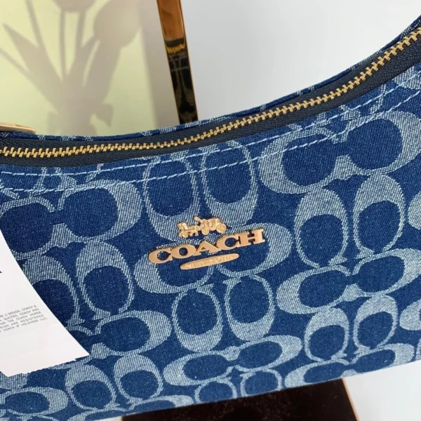 COACH CAF82 Teri Shoulder Bag in Signature Denim Natural