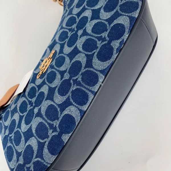 COACH CAF82 Teri Shoulder Bag in Signature Denim Natural