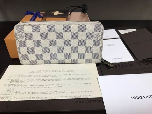 Louis Vuitton Damier Azur Zippy Long Wallet Unisex in Excellent Condition