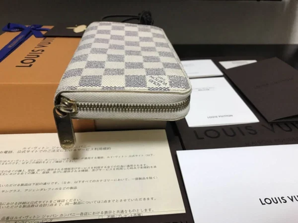 Louis Vuitton Damier Azur Zippy Long Wallet Unisex in Excellent Condition