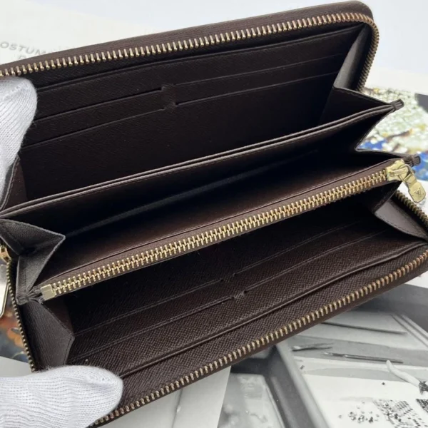 Louis Vuitton Damier Zippy Long Wallet Pre-Owned From Japan